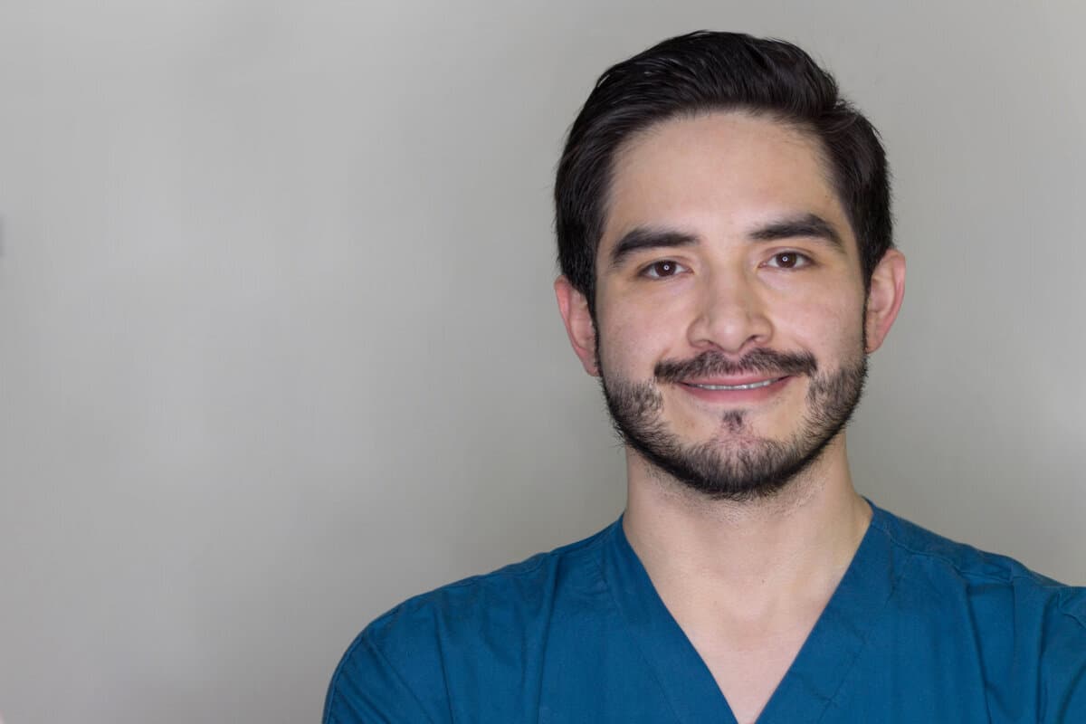 Dr. Alejandro Viveros Domínguez